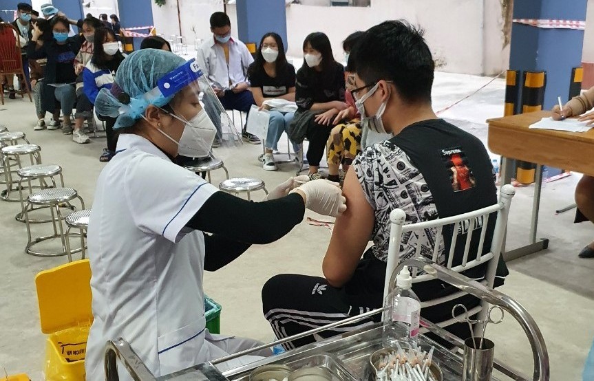 Bộ Y tế đề nghị đẩy nhanh tiêm vắc-xin phòng Covid-19 mũi 3, mũi 4