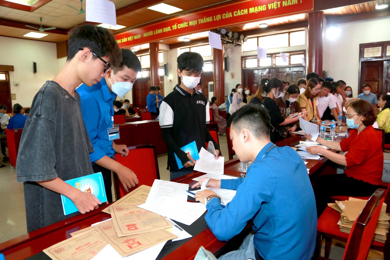 Gần 70% thí sinh trúng tuyển Trường Đại học Tài chính – Quản trị kinh doanh nhập học đợt 1 Gần 70% thí sinh trúng tuyển Trường Đại học Tài chính – Quản trị kinh doanh nhập học đợt 1