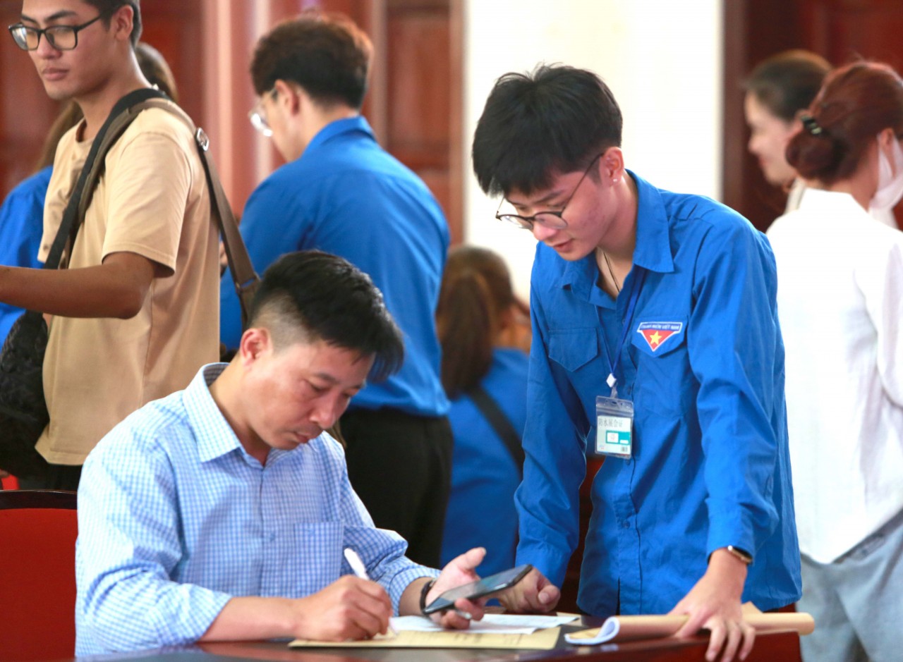 Gần 70% thí sinh trúng tuyển Trường Đại học Tài chính – Quản trị kinh doanh nhập học đợt 1 Gần 70% thí sinh trúng tuyển Trường Đại học Tài chính – Quản trị kinh doanh nhập học đợt 1