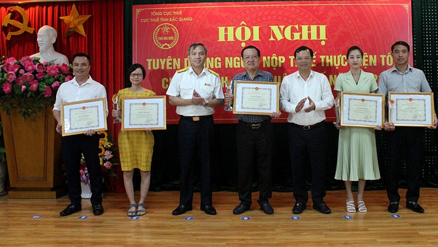 Bắc Giang: Tuyên dương, khen thưởng 87 tổ chức, cá nhân nộp thuế tiêu biểu
