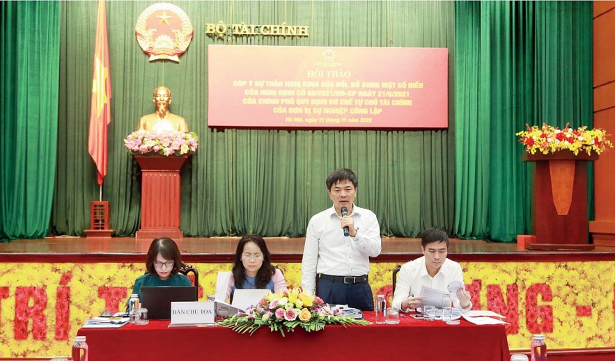 Ông Nguyễn Trường Giang - Vụ trưởng Vụ Tài chính hành chính sự nghiệp, Bộ Tài chính phát biểu tại hội nghị. Ảnh: Đức Minh