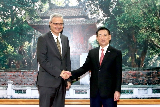 Bộ trưởng Hồ Đức Phớc tiếp Đại sứ Pháp tại Việt Nam Nicolas Warnery
