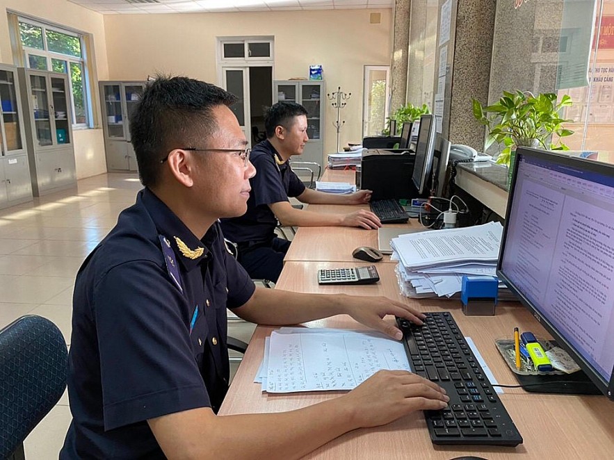 Hải quan Thanh Hóa: Làm thủ tục cho 11 tàu cập cảng Nghi Sơn dịp Tết Quý Mão 2023