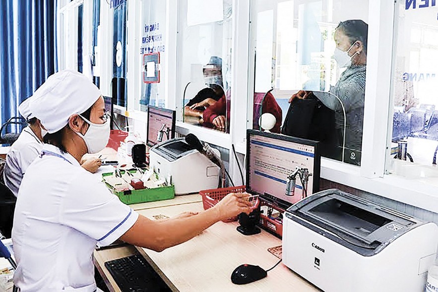 Toàn TP. Hà Nội có 4,8 triệu người có thẻ bảo hiểm y tế được đồng bộ có thể sử dụng căn cước công dân để đi khám, chữa bệnh. Ảnh: DŨNG NGỌC Toàn TP. Hà Nội có 4,8 triệu người có thẻ bảo hiểm y tế được đồng bộ có thể sử dụng căn cước công dân để đi khám, chữa bệnh. Ảnh: DŨNG NGỌC