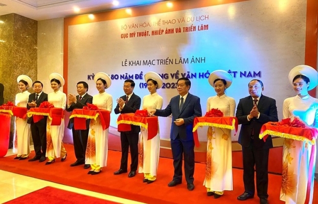 Khai mạc triển lãm ảnh Kỷ niệm 80 năm Đề cương về Văn hóa Việt Nam