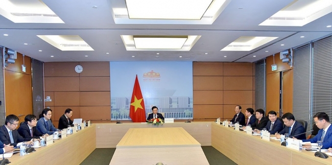 Chủ tịch Quốc hội Vương Đình Huệ hội đàm trực tuyến với Ủy viên trưởng Nhân đại toàn quốc Trung Quốc