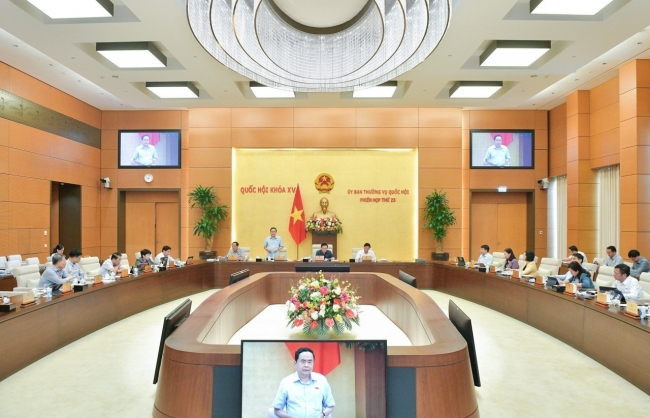 Xử lý kịp thời, nghiêm minh với cán bộ có tín nhiệm thấp
