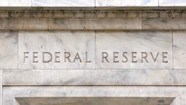 Ngân hàng trung ương trì hoãn cắt giảm lãi suất khi giá dầu tăng cao