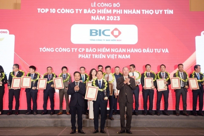 BIC lần thứ 8 liên tiếp lọt Top 10 công ty bảo hiểm phi nhân thọ uy tín nhất Việt Nam