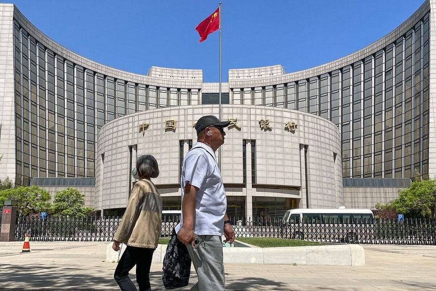 Trung Quốc cắt giảm lãi suất sâu nhất kể từ năm 2020 khi khủng hoảng kinh tế ngày càng sâu sắc
