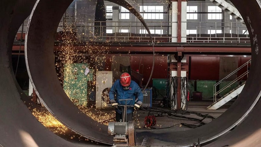 Kinh tế Trung Quốc tăng trưởng vượt dự báo khi chi tiêu tiêu dùng cải thiện
