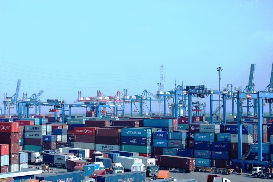 Hàng hóa chờ thông quan tại cảng Cát Lái, TP Thủ Đức. Ảnh Đỗ Doãn