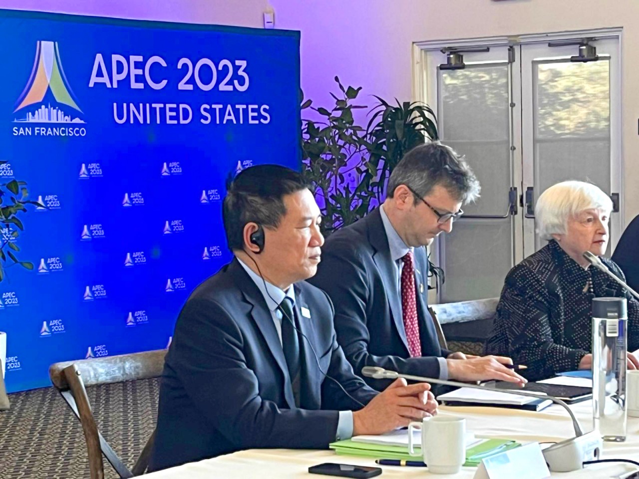 Các Bộ trưởng Tài chính APEC thảo luận về chính sách tài khóa