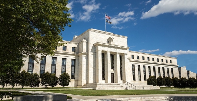 Deutsche Bank dự đoán Fed sẽ giảm mạnh lãi suất trước cuối năm 2024