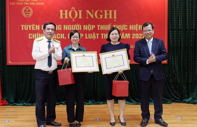 Bắc Giang: Tuyên dương 73 tập thể, cá nhân thực hiện tốt chính sách, pháp luật thuế