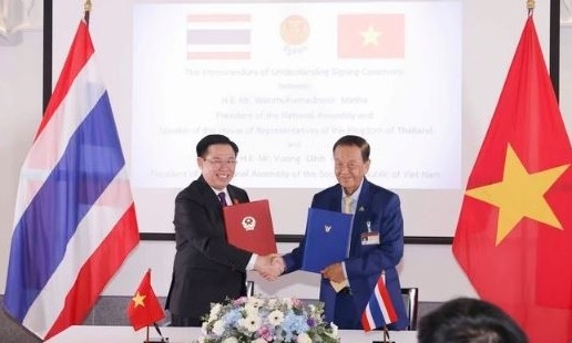 Chủ tịch Quốc hội Vương Đình Huệ hội đàm với Chủ tịch Quốc hội Thái Lan