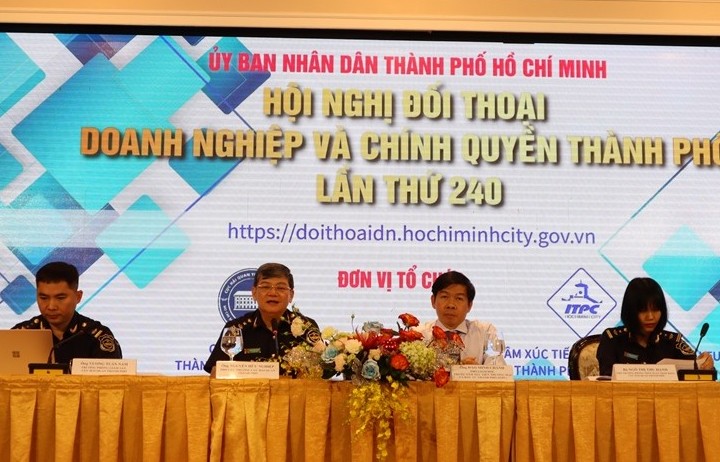 TP. Hồ Chí Minh: Đối thoại, tháo gỡ vướng mắc cho hơn 300 doanh nghiệp xuất nhập khẩu