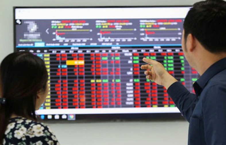 Chứng khoán hôm nay (7/12): VN-Index điều chỉnh, thanh khoản lập kỷ lục