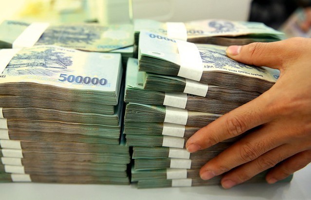 Tín dụng hé lộ tín hiệu tăng tốc, giá vàng hạ nhiệt