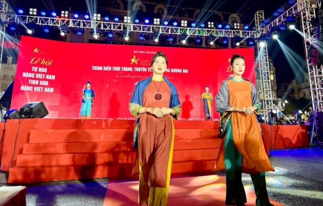 khai mac chuong trinh nhan dien hang viet nam 2023