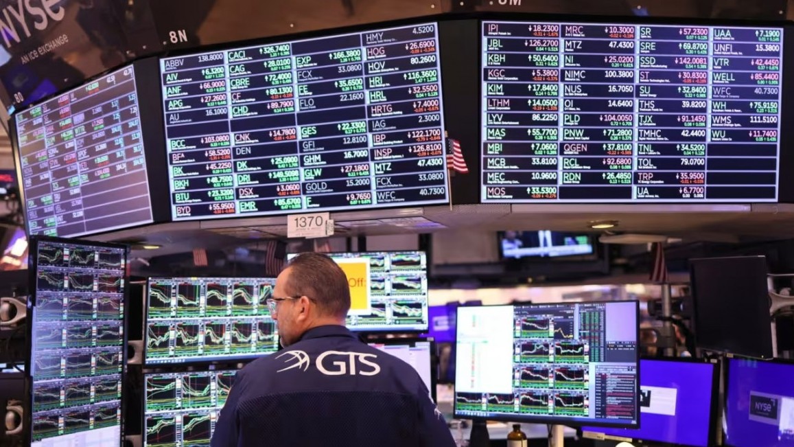 Phố Wall lao dốc khi tranh chấp Greenland gây ra đợt bán tháo toàn cầu