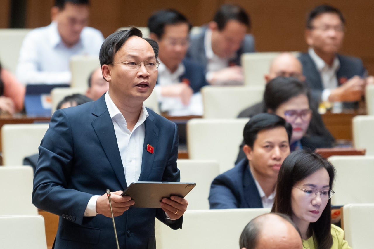 Đại biểu Quốc hội tiếp tục lo hệ lụy từ việc ngân hàng bán bảo hiểm