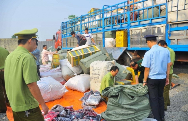 Xử nghiêm hành vi bao che, bảo kê, tiếp tay cho buôn lậu