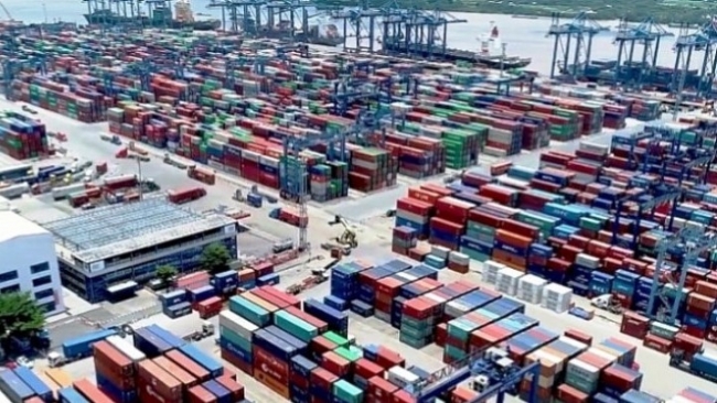 TP. Hồ Chí Minh: Kim ngạch xuất nhập khẩu giảm, ''kéo'' số thu ngân sách giảm mạnh