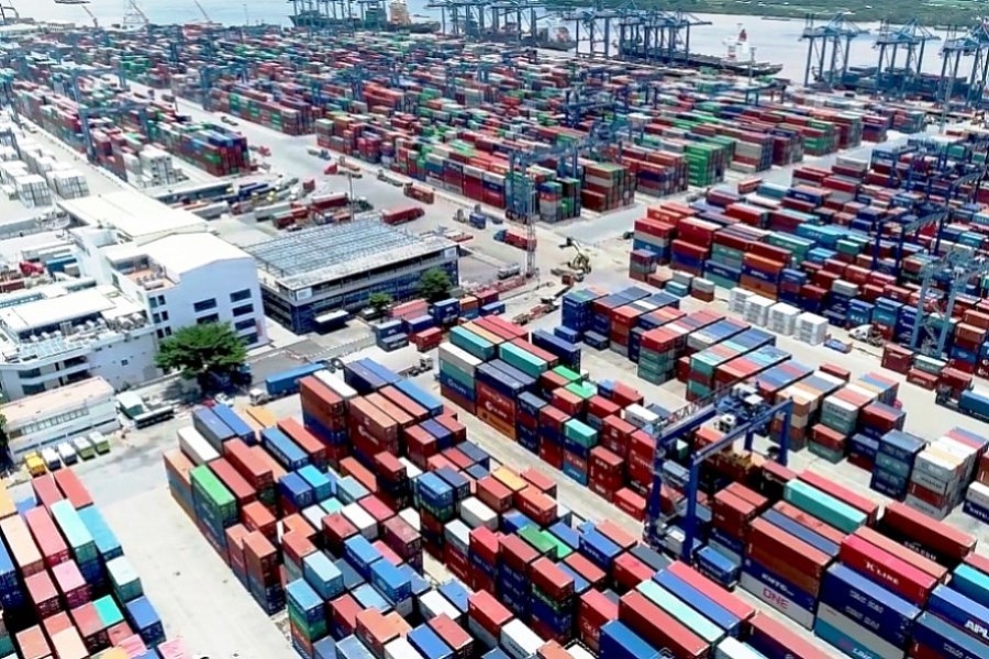 Lượng container tồn cảng biển TP. Hồ Chí Minh tăng vọt sau Tết Nguyên đán 2024. Ảnh: Đỗ Doãn