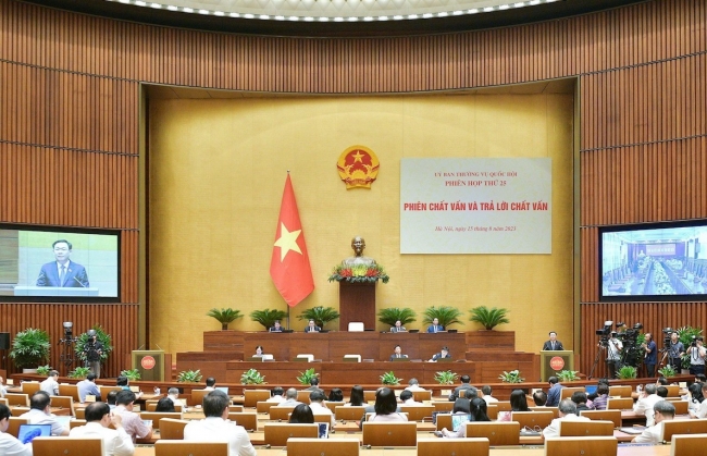 Ủy ban Thường vụ Quốc hội tổ chức chất vấn về lĩnh vực tài chính và ngoại giao