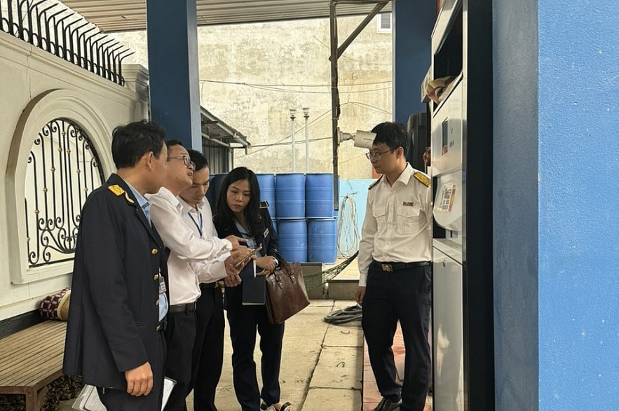 Cục Thuế Hòa Bình quyết liệt triển khai hóa đơn điện tử đối với hoạt động bán lẻ xăng dầu Hòa Bình: Quyết liệt triển khai hóa đơn điện tử đối với hoạt động bán lẻ xăng dầu