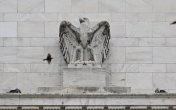 Triển vọng cắt giảm lãi suất của Fed vì sao lại trở nên khó khăn?