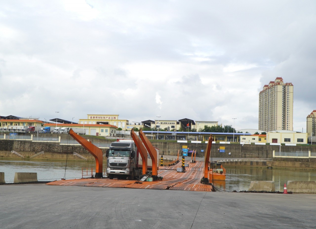 Kim ngạch xuất nhập khẩu qua cửa khẩu Móng Cái đạt hơn 671,8 triệu USD