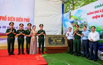 Tỉnh Điện Biên tổ chức Lễ gắn biển tên đường Anh hùng Tạ Quốc Luật