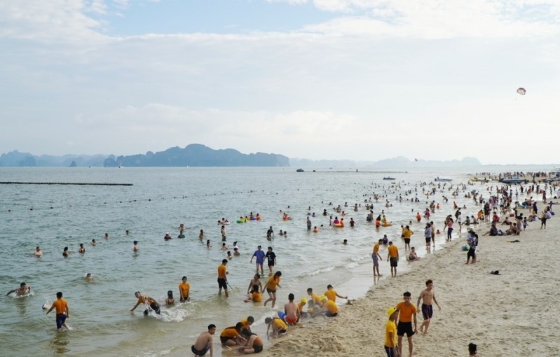 Quảng Ninh công bố Chiến dịch kích cầu du lịch 2025: “Trải nghiệm Di sản, kết nối thế giới”