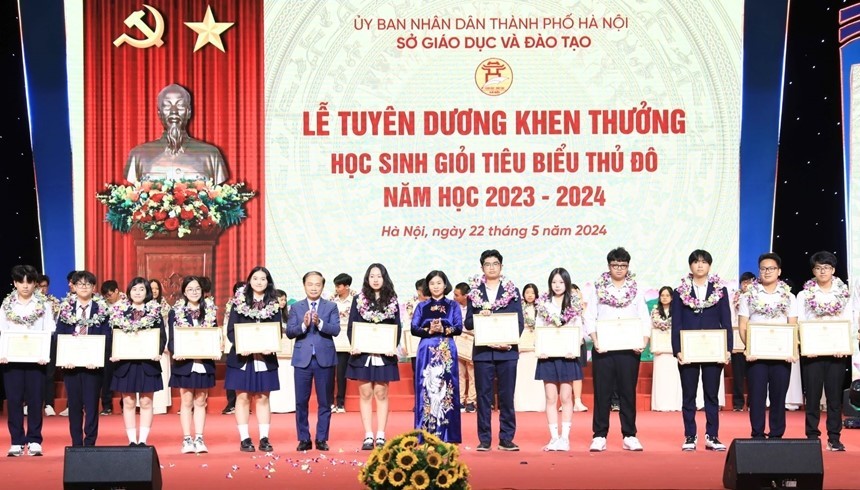 Hà Nội tuyên dương 820 học sinh giỏi tiêu biểu