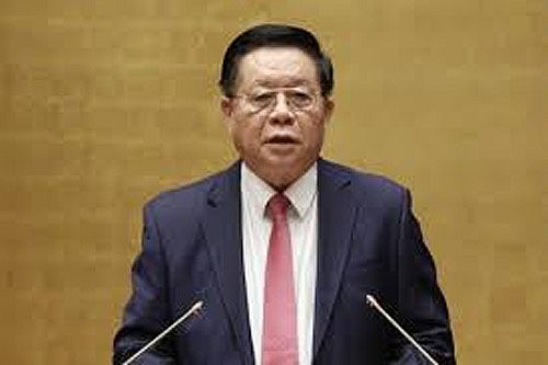 Hoa đẹp và gai góc vẫn song hành trên đường chúng ta đi