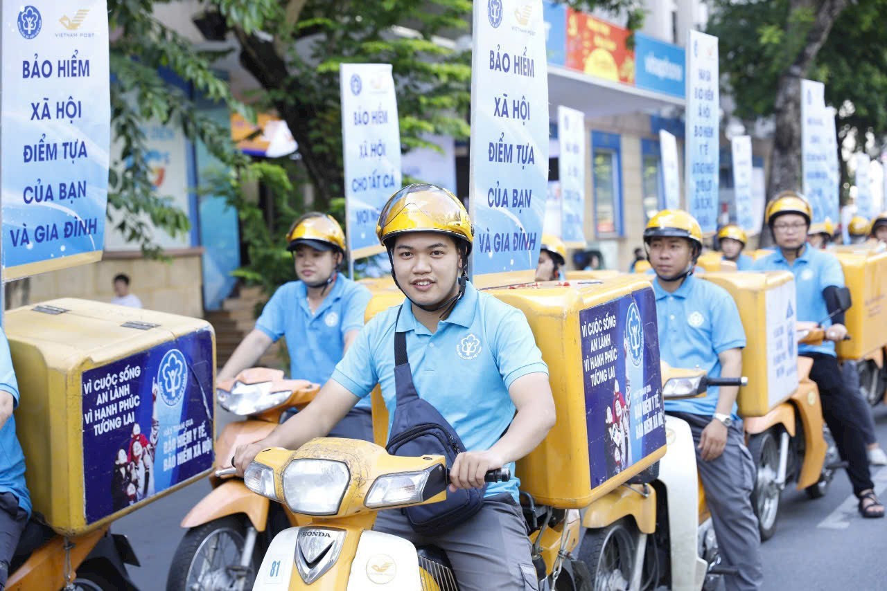 Hà Nội ra quân tuyên truyền, phát triển người tham gia bảo hiễm xã hội tự nguyện, bảo hiểm y tế hộ gia đình