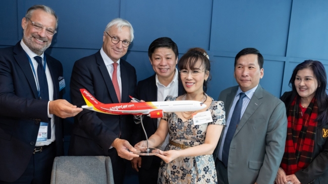 Vietjet và Airbus ký kết hợp đồng 20 tàu A330neo trị giá 7,4 tỷ USD tại Farnborough Airshow