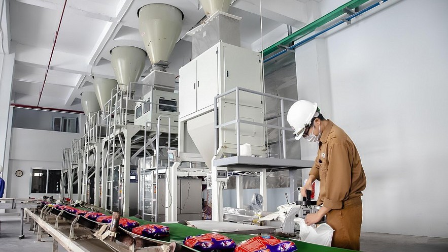 Hoá chất Đức Giang đặt mục tiêu kinh doanh quý III thận trọng