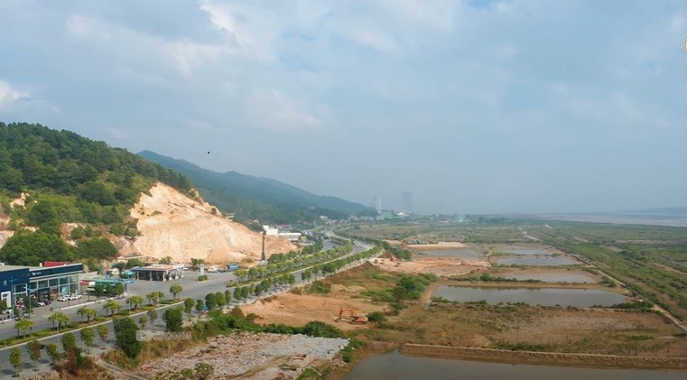 Khu đô thị phức hợp Hạ Long Xanh vẫn đang trong giai đoạn giải phóng mặt bằng Khu đô thị phức hợp Hạ Long Xanh vẫn đang trong giai đoạn giải phóng mặt bằng