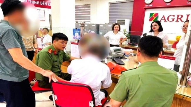 Giao dịch viên Agribank kịp thời ngăn chặn vụ lừa đảo chiếm đoạt tiền tiết kiệm của khách hàng