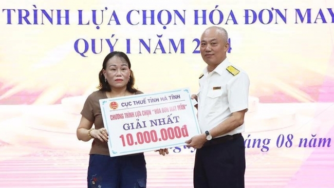 Hà Tĩnh: 16 người trúng thưởng hóa đơn may mắn quý II/2024