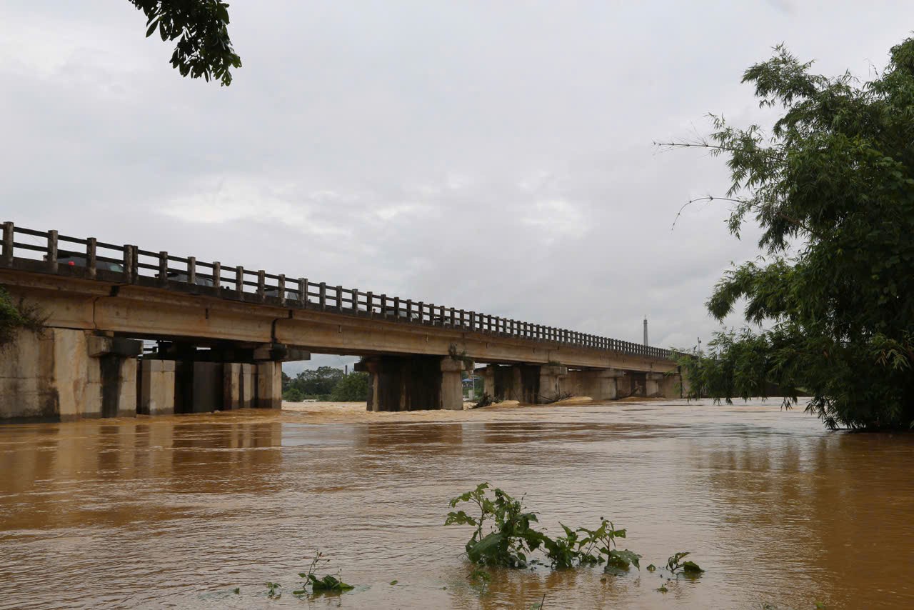 Phó Thủ tướng Hồ Đức Phớc thị sát công tác phòng, chống bão lụt tại Thái Nguyên