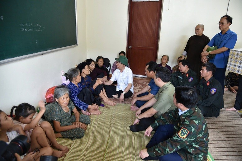 Phó Thủ tướng Hồ Đức Phớc: Không để xảy ra tình trạng thiếu lương thực tới bà con vùng thiên tai