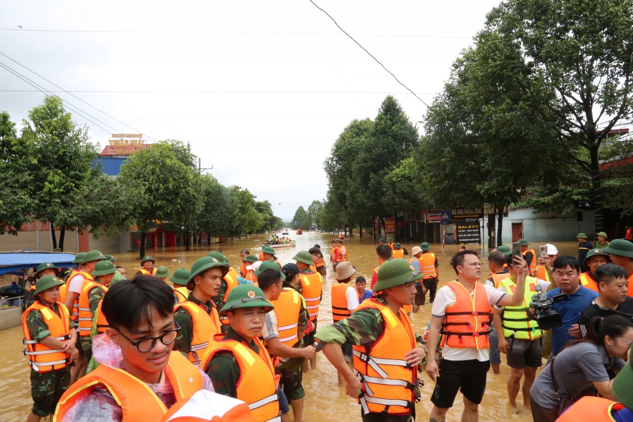 Phó Thủ tướng Hồ Đức Phớc: Không để xảy ra tình trạng thiếu lương thực tới bà con vùng thiên tai