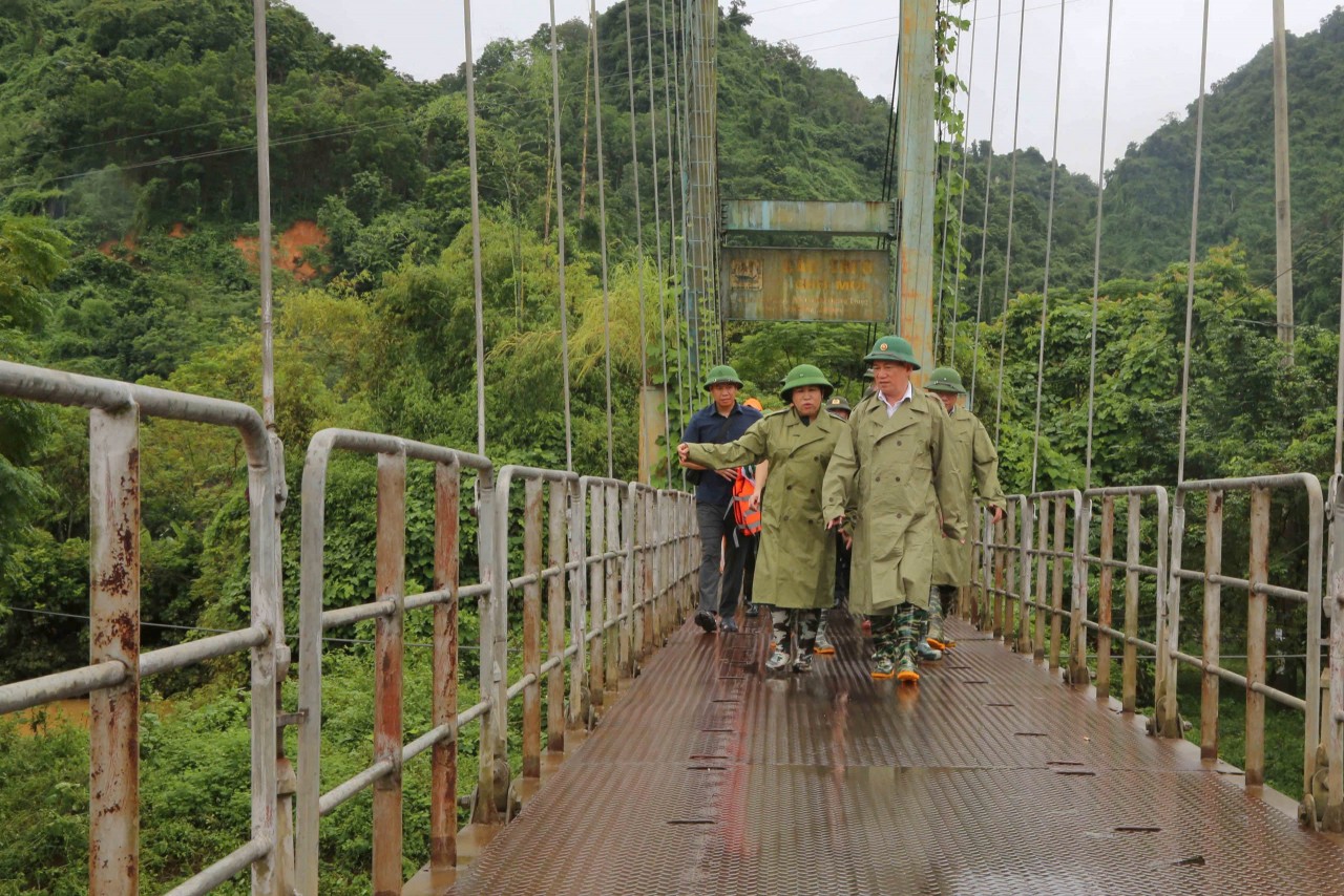 Phó Thủ tướng Hồ Đức Phớc kiểm tra, chỉ đạo khắc phục hậu quả mưa lũ tại Bắc Kạn