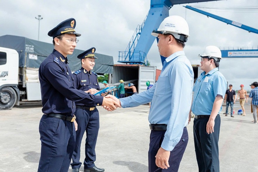 Cơ quan hải quan luôn trăn trở với khó khăn của doanh nghiệp