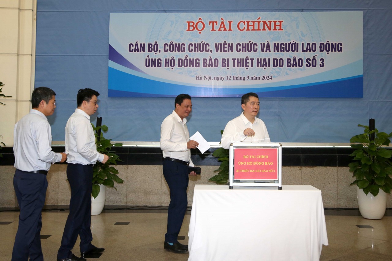 Bộ Tài chính phát động ủng hộ đồng bào bị thiệt hại do bão số 3 Bộ Tài chính phát động ủng hộ đồng bào bị thiệt hại do bão số 3
