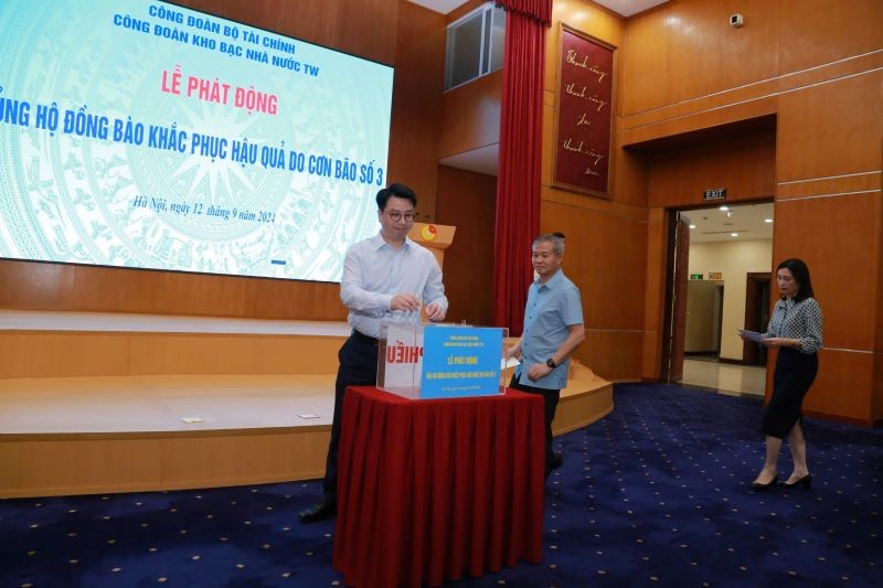 Kho bạc Nhà nước phát động ủng hộ đồng bào khắc phục hậu quả bão số 3 Kho bạc Nhà nước phát động ủng hộ đồng bào khắc phục hậu quả bão số 3